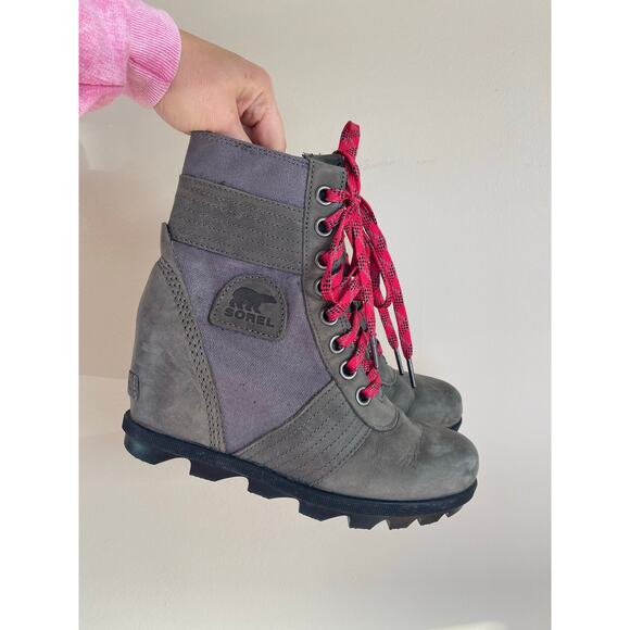 SOREL Joan of Arctic III Lexie Waterproof Bootie Quarry Gray 7.5 Womens